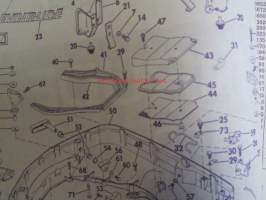 Evinrude 1971 Parts book 100 HP, katso tarkemmat mallimerkinnät kuvista.