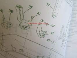 Evinrude Service 1976 Parts book 70 HP, katso tarkemmat mallimerkinnät kuvista.
