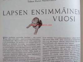 Kotiliesi 1958 nr 22 -mm. Talvikauden ruokalista, Ranskalaisen emännän keittiövälineitä, Tyttäret lähtee koulujuhlaan, Lapsen ensimmäinen vuosi,