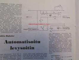 Tekniikan Maailma 1957 nr 4 -mm. Koekuvaa Mamiya-35, Yksinkertainen putkivolttimittari, Juhani Salmi ja Aimo Koski Pianokitara helppotekoinen ja monipuolinen