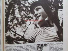 Kotiliesi 1965 nr 11  Kesäkuu 1965 -mm. Mikä nostaa lihan hintoja, Vajaamielinenkin lapsi on kodin jäsen, Lomaleirit kutsuvat jälleen väsyneitä äitejä,