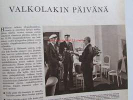 Kotiliesi 1965 nr 10 -mm. Intimiteetin oikeussuojasta, Kasvatan pojasta miehen, Perheenäiti työmarkkinoilla, Iloiset yrittäjät Kauko Menna sähköasentaja,