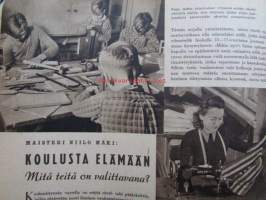 Kotiliesi 1942 nr 18 syyskuu . Kansikuvassa sieniä -mm. Naurispuuro, Naurissosekeitto, Täytetyt nauriit, Pikamorsiammella on toivomuksia, Armi Hallsten-Kallia