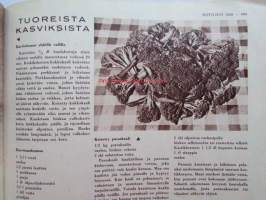 Kotiliesi 1959 nr 16 -mm. Hilja ja August Väänänen Murtolan tila Muuruvesi, Lakanan kirjaimisto, Hapankurkku, Papuja, Pinaattisalaatti, Perunasalaatti