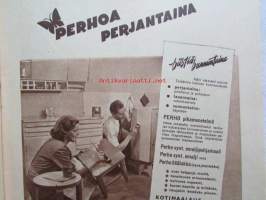 Kotiliesi 1955 nr 4 -mm. helmikuu Kansallispuku ajaton muoti, Talousneuvos Martta Kuusela, Piimäpiirakat, Katso kuvista tarkemmin sisällys ja mainoksia.