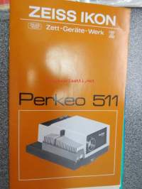 Zeiss Ikon Perkeo 511 diaheitin käyttöohjekirja, Zettolux kauko-ohjain esite, Lichtzeiger osoitin -esite, Timer (ajastin) esite, käyttöohjeen suomennos monisteena