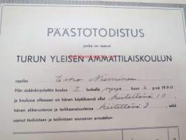 Päästötodistus, Turun yleinen ammattilaiskoulu, Esko Nieminen 1942