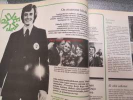 Me naiset 1972 nr 49, sis. mm. seur. artikkelit / kuvat / mainokset; Sorella Englund, Nuorisohotelli Kirkkonummella, Pelastusarmeijalaisten joulu - Liisa Ripatti -