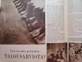 Kotiliesi 1955 nr 1 tammikuu ajankuvaa -mm. Osastopäällikkö Maiju Gebhard Talo jonka komeroihinkin saa kurkistaa, Punahilkka koulupuku marssii esiin,