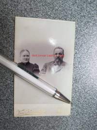 Viivat, Atelier Visi Korström, Turku -visiittikorttivalokuva