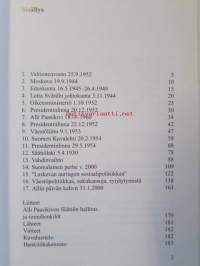 Lotta Svärd ja Alli Paasikivi