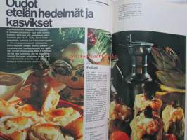 Kotiliesi 1970 nr 22 -mm. Lähetystyö Pirkkalassa, Soukka ssa asumisen edut ja haitat, Liha-riisipata, Jauhelihapihvi, Piimäkakku, Oudot hedelmät ja kasvikset,