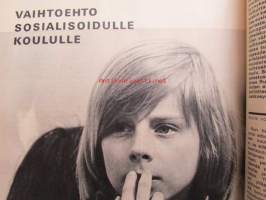 Kotiliesi 1970 nr 24 -mm. 6 Miestä valmistuu lastenkoteihin kasvattajiksi, Kuorikosken kirkonrakentajat Kaustiselta, Simone de Beauvoir ja vanhuus,