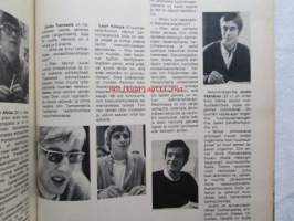 Kotiliesi 1970 nr 24 -mm. 6 Miestä valmistuu lastenkoteihin kasvattajiksi, Kuorikosken kirkonrakentajat Kaustiselta, Simone de Beauvoir ja vanhuus,