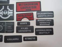 Fiat 90-90, 90-90 DT, 100-90, 100-90 DT, 110-90, 110-90 DT - TSH Hyv. No 379/6005/92 Maahantuoja Agritek Oy -traktorin alkuperäinen tarrasarja