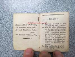 Patience-Spel Innehållande 20 enkla och 40 dubbla läggningar, jämte en graverad Tabell -pasiansseja v. 1834, miniatyyrikokoinen kirja