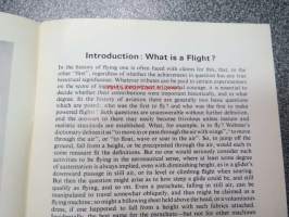 The World´s First Aeroplane Flights -runsas kuvitus ensimmäisistä lehtokoneista