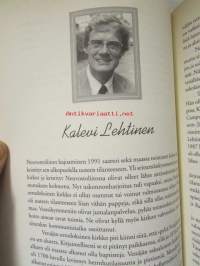 Kirkon kaapin päällä - Sata vuotta 50 vaikuttajaa.