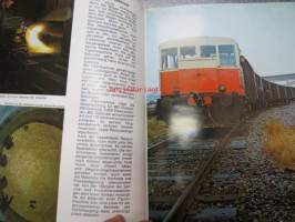 Kajaani Oy 1907-1967 -kuvakirja tehtaan ja tuotannon nykypäivästä saksan kielellä