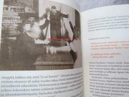 Nimettömät  - Kansanvalokuvauksen maaginen maailma