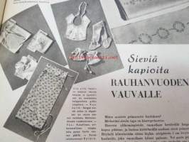 Kotiliesi 1945 nr 19,  Kansikuva Martta Wendelin (nainen kerää syksyn satoa)  Askon Tehtaat - Lahti, Huhtamäki-yhtymä Oy maistiaishuone. Ajankuvaa syksy 1945