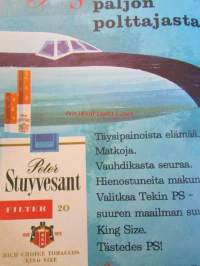 Me naiset 1967 nr 32 -mm. Riikinkukko Chelseasta Timothy Whildborne, Leirintäteatterissa on puku vapaa, Saapasjalkatyttö Nancy Sinatra, Haarlemin ihmeparantaja