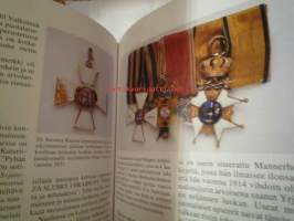 Tähdistöt ja ritarikunnat. Historiallisia kunniamerkkejä Suomen Kansallismuseon kokoelmissa