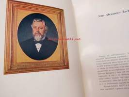 Zachariassen 100 år - Från orgelbyggeri och sjöfart till träförädling- och metallindustri - Zachariassen-bolagen 100 år -innehåller Fartygsregister + lista