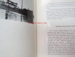 Zachariassen 100 år - Från orgelbyggeri och sjöfart till träförädling- och metallindustri - Zachariassen-bolagen 100 år -innehåller Fartygsregister + lista