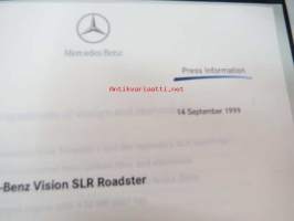 Mercedes-Benz SLR Roadster Press Information - lehdistötiedotekansio värikuvineen ja tietoineen, urheiluauton tuotannon käynnistys ja esittely