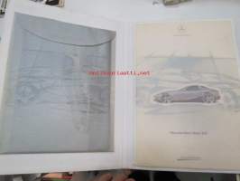 Mercedes-Benz Vision SLR Press Information - lehdistötiedotekansio värikuvineen ja tietoineen, urheiluauton konseptin esittelyä