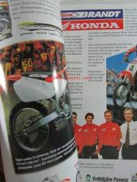 Honda 1998 - Moottoripyörämallisto myyntiesite
