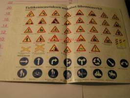 tieiikenneasetuksen mukaiset liikennemerkit