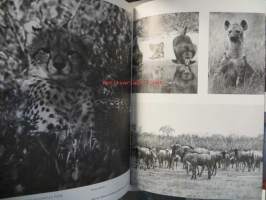 The book of Kenya. (Kuvateos Keniasta)