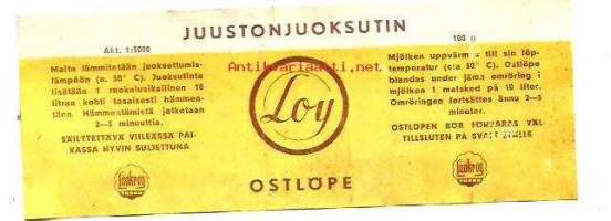 Loy juustonjuoksutin - tuote-etiketti.  Farmos aloitti toimintansa nimellä Lääke Oy vuonna 1946. Vuonna 1958 sen nimeksi tuli Farmos.