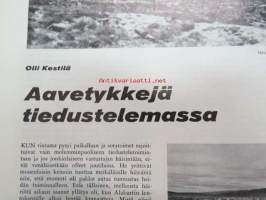 Kansa Taisteli 1962 nr 9 sis. seur. artikkelit; Heikki Virtanen - Entiseen malliin joukkueittain eteenpäin, Hugo Österman, V. Rautiainen - Panssarien