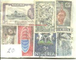 Nigeria  erilaista 20 postimerkkiä - postimerkkikauppiaan 70-80- luvulla pergamiinipusiin pakkaamia  - postimerkki