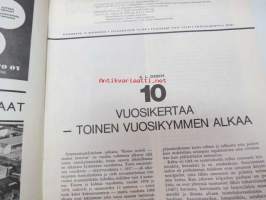 Kansa Taisteli 1967 nr 1, sis. seur. artikkelit; Leo A. Säkkinen - Pakoon, pakoon!, Lasse Elomaa - Emmekö me aliupseerit siihen kelpaa, Vilho Manninen - Rajamies