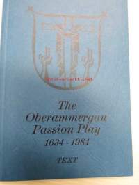 The Oberammergau Passion Play 1634-1984 Text (in english) Väridiasarja + suomenkieliset käännökset