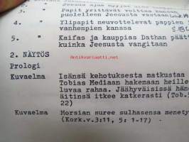 The Oberammergau Passion Play 1634-1984 Text (in english) Väridiasarja + suomenkieliset käännökset