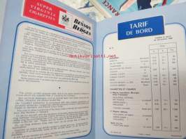 Air France -1950-luvulla lennoilla jaettu kansio, jossa Pariisi-postikortti, Tax-Free savuke- ja alkoholihinnasto sekä yhteydenottokirje itselleen lentoyhtiön