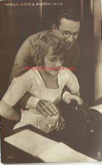 Harold LLoyd &amp; Mildred Davis- elokuva  postikortti