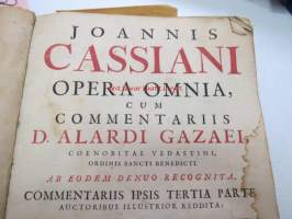 Joannis Cassiani Opera Omnia, cum commentariis D. Alardi Gazaei, coenobitae vedostini, ordinis Sancti Benedictini. Ab eodem denuo recognita, Commentariis ipsis