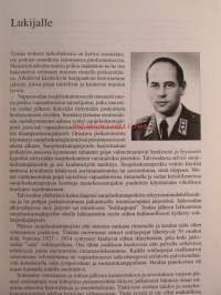 Poikasotilaista sotilaspoikiin Suojeluskuntien poikatyön ja Sotilaspoikajärjestön historia sekä perinnetyö vuodesta 1991 alkaen