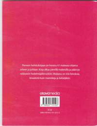 Pieni herkkukirja, 2012.  Kirjaan on koottu 41 makeaa ohjetta arkeen ja juhlaan.  Kirja alkaa pienillä makeisilla ja päättyy raikkaisiin hedelmäjälkiruokiin.