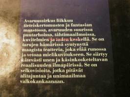 Avaruussirkus. Mielikuvituksen moniulotteista teatteria