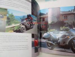 Triumph 2003 Motorcycle range -myyntiesite