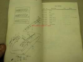 Suzuki TS125R, TS125J, TS125K, TS125L, TS125M, TS125A parts catalogue -varaosaluettelo