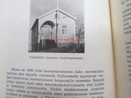 Varsinais-Suomen maakuntakirja 23, sis. mm. seur. artikkelin; Tauno Vuori - Uudenkaupungin kulttuurihistoriallisen museon 75-vuotisvaiheet, Nykyaikainen