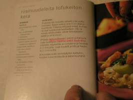 Ruokasuosikit vokki  yli 100  hyvää ohjetta